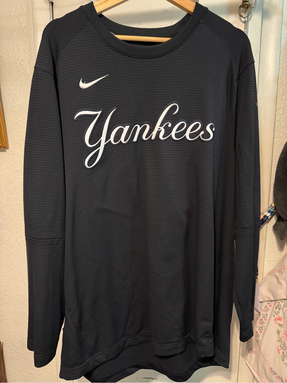 Nike MLB Yankees Navy Long Sleeve Shirt